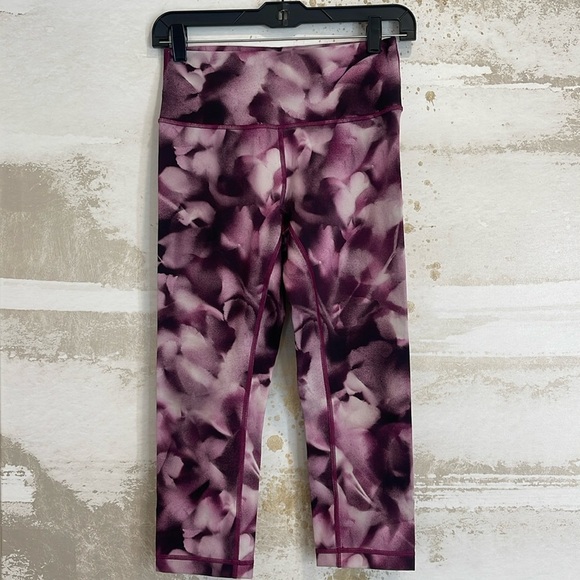 Lululemon cropped leggings size 6 - Picture 1 of 4